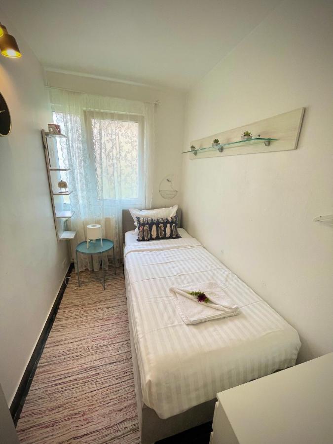 Perfect Place To Stay Self Check In-24H-Netflix-Wifi Resita Exterior foto